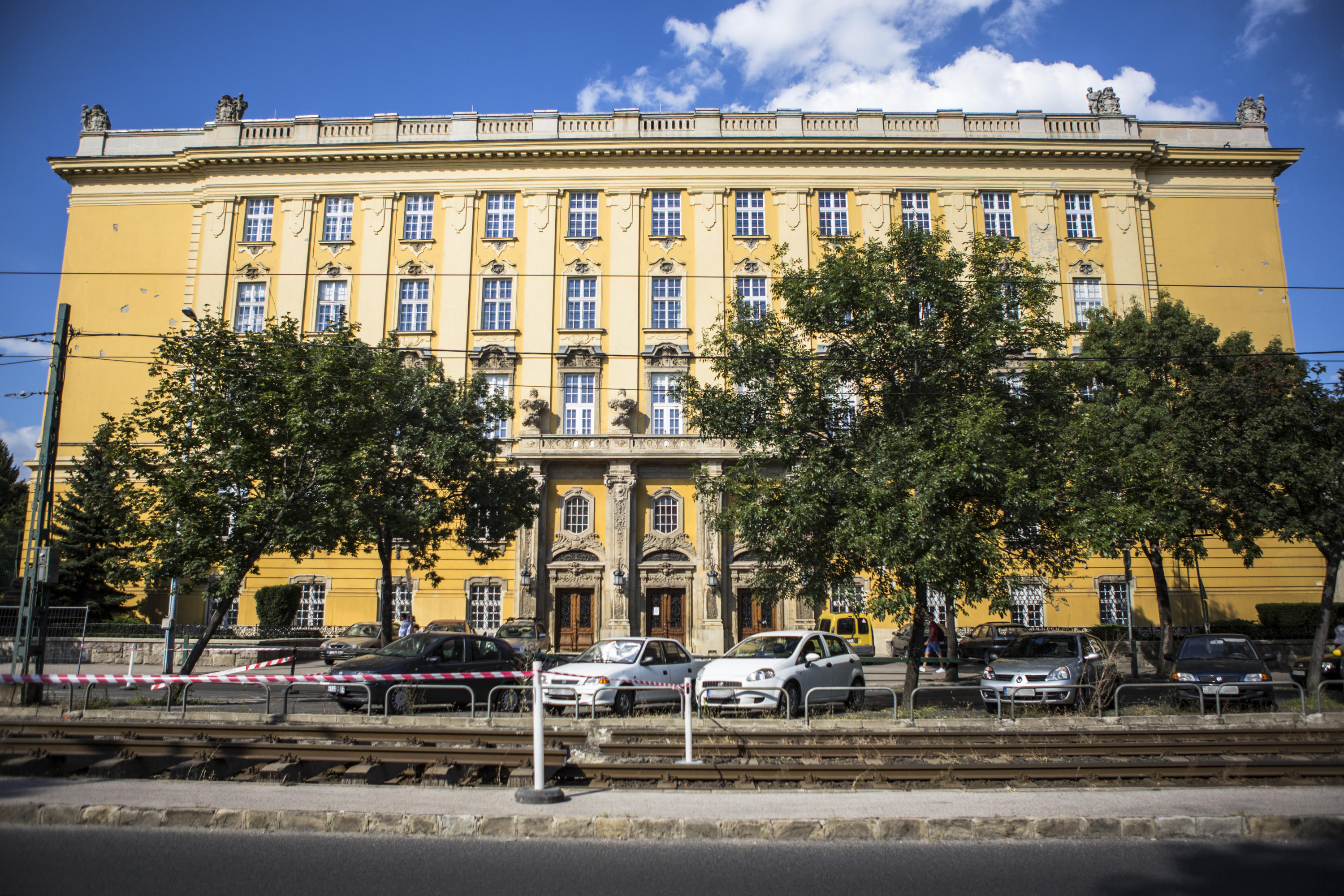 A József Attila Gimnázium épülete